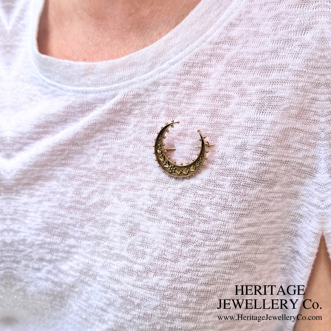 Victorian 15ct Gold Crescent Brooch