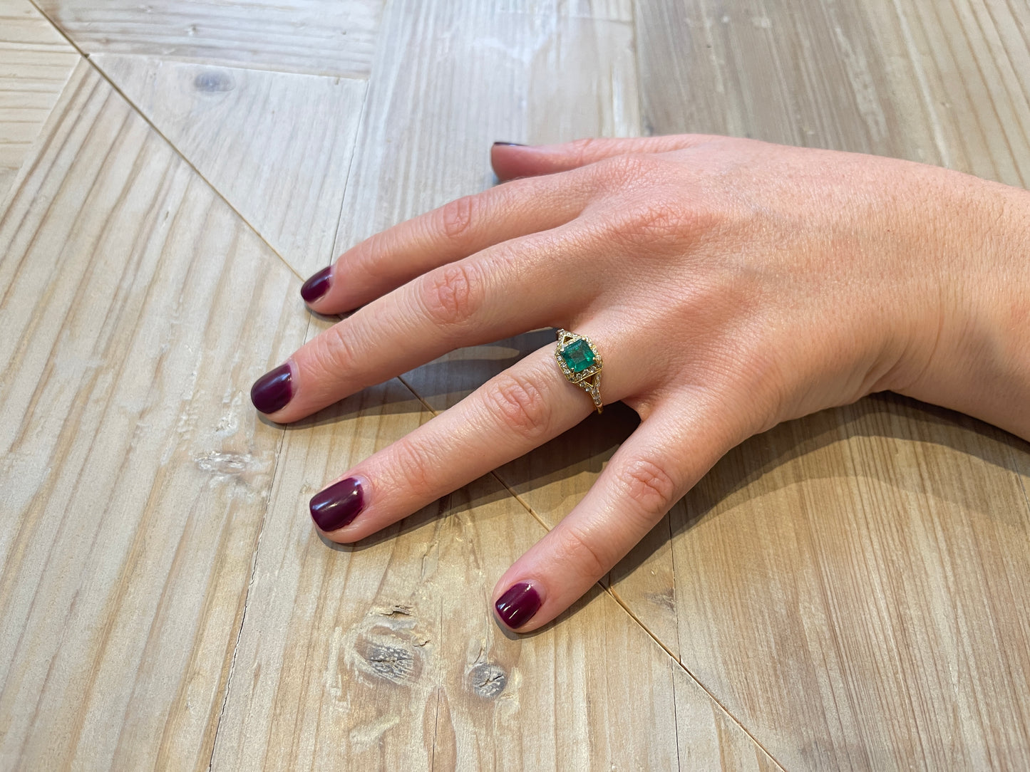 Fine Emerald and Diamond Ring