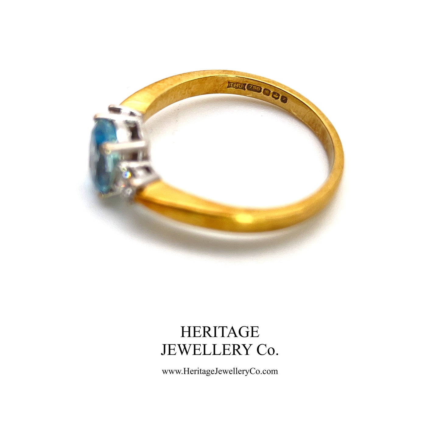 Vintage Aquamarine and Diamond Ring (18ct gold)