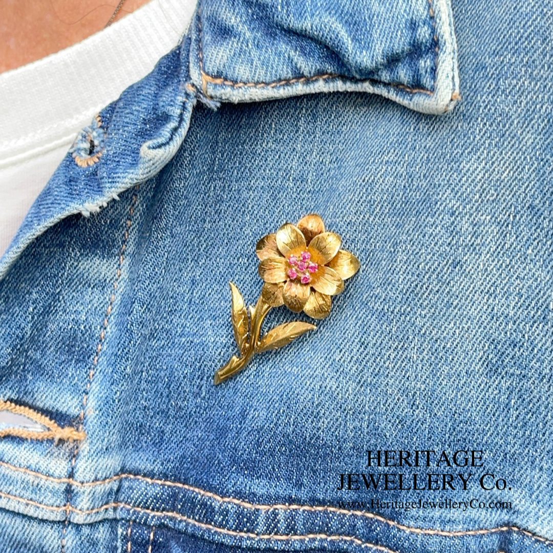Fine Ruby-set Flower Brooch (18ct gold)
